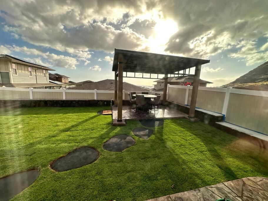 New 4 Bedroom Home With Ocean And Gorgeous Mountain Views In The Gated Community Of Mauna Olu Waianae Exterior photo
