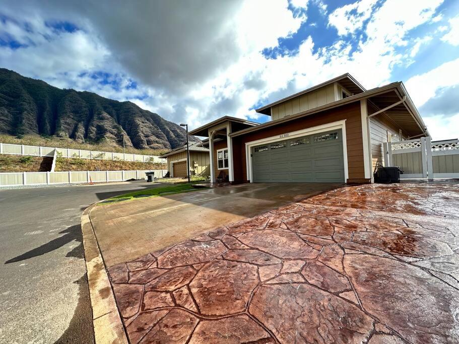 New 4 Bedroom Home With Ocean And Gorgeous Mountain Views In The Gated Community Of Mauna Olu Waianae Exterior photo